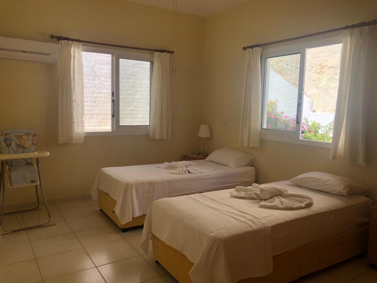 Peyia Palm Villa Paphos Eksteriør bilde